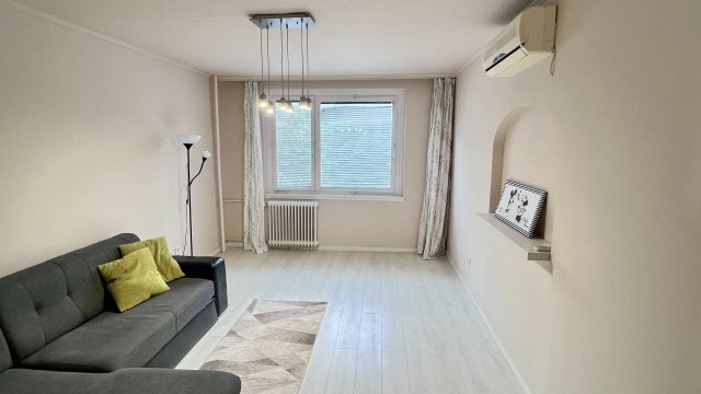 Eladó panellakás, Tiszaújvárosban 27.9 M Ft, 2+1 szobás