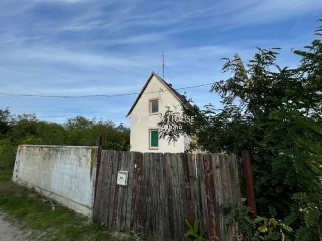 Eladó családi ház, Pilisen 22.9 M Ft, 2 szobás