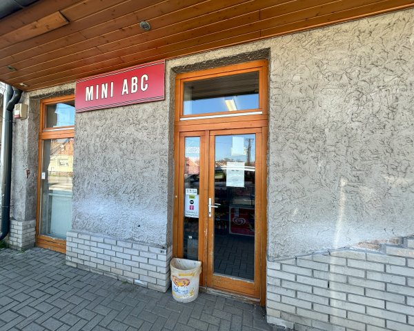 Eladó üzlethelyiség, Mosonmagyaróváron 21.99 M Ft