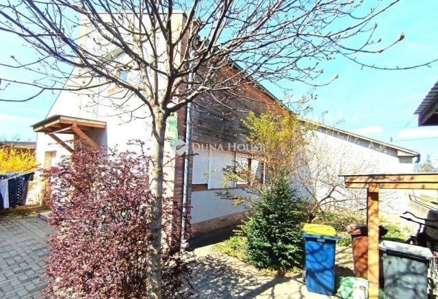 Eladó családi ház, Pilisen 59.9 M Ft, 4 szobás