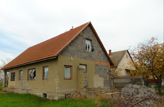 Eladó családi ház, Besenyőtelken, Hámán Kató utcában