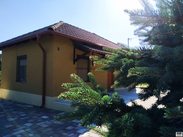 Eladó családi ház, Debrecenben 35 M Ft, 2 szobás