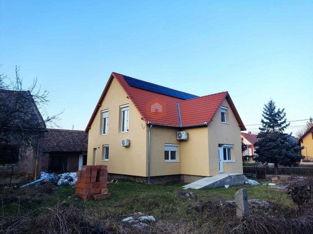 Eladó családi ház, Aranyosgadányban 85 M Ft, 7 szobás