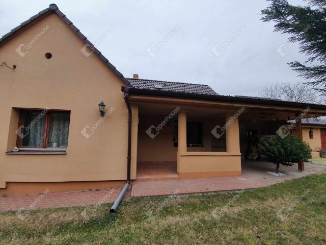 Eladó családi ház, Vésén 34.9 M Ft, 4 szobás