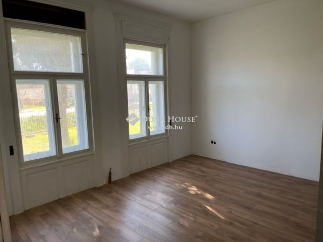Eladó családi ház, Hosszúhetényen 73 M Ft, 4 szobás