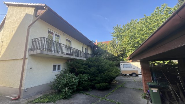 Eladó családi ház, Pilismaróton 78.3 M Ft, 5 szobás