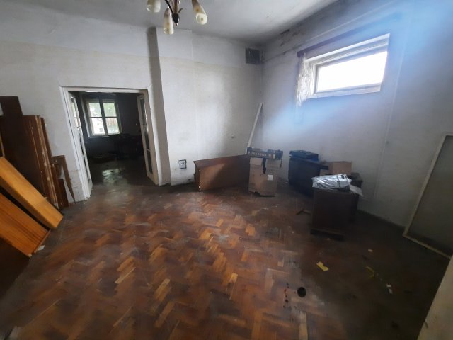 Eladó téglalakás, Kiskunfélegyházán 27 M Ft, 4 szobás