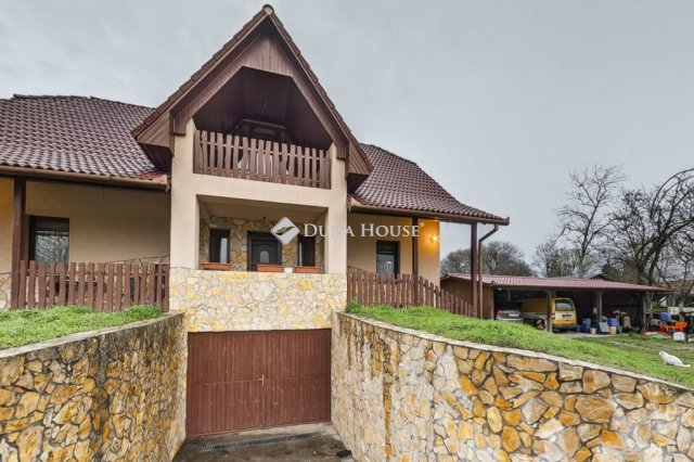 Eladó családi ház, Kunadacson 89.9 M Ft, 5 szobás