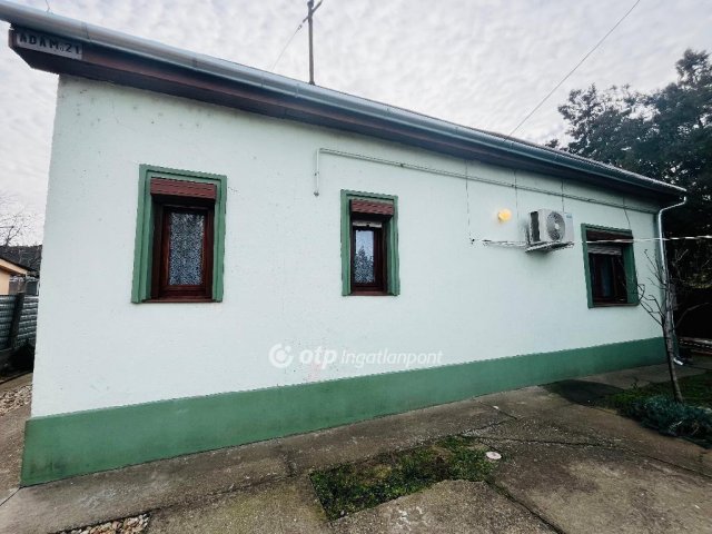 Eladó családi ház, Debrecenben 65 M Ft, 3 szobás