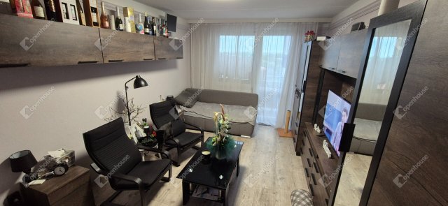 Eladó panellakás, Miskolcon 42 M Ft, 3+1 szobás