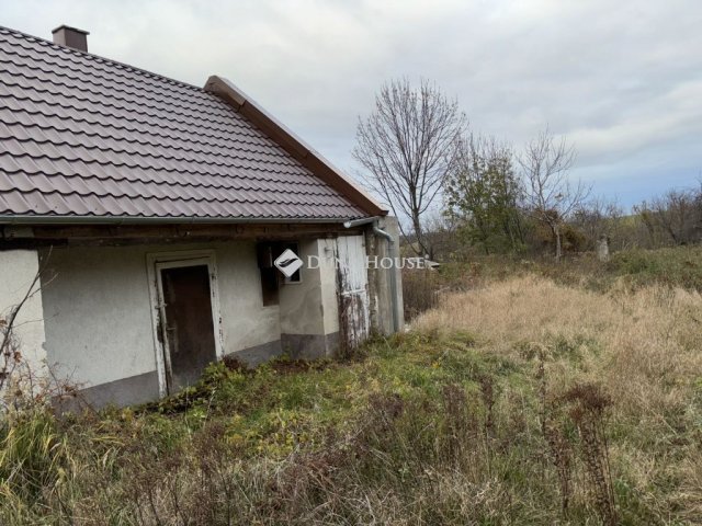 Eladó családi ház, Tésen 25.273 M Ft, 1 szobás
