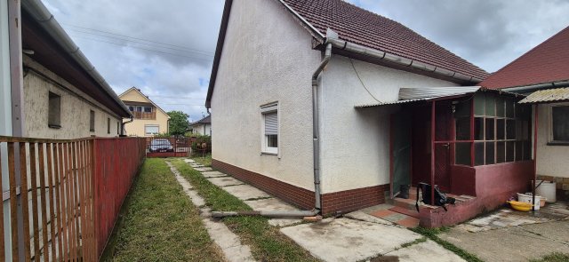 Eladó családi ház, Debrecenben, Lahner utcában 75 M Ft, 3 szobás