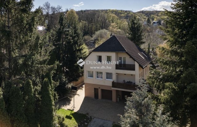 Eladó családi ház, Budapesten, II. kerületben 239 M Ft, 6 szobás