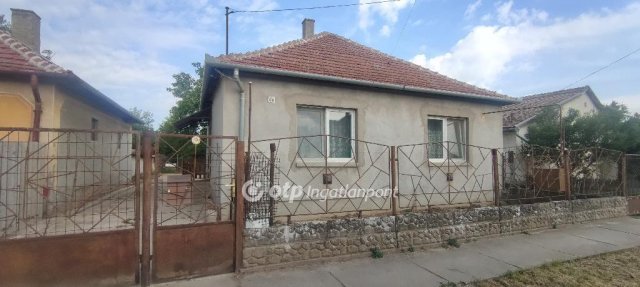 Eladó családi ház, Kengyelen 19.99 M Ft, 2 szobás