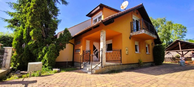 Eladó nyaraló, Balatonkenesén 124.9 M Ft, 3 szobás