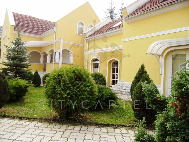 Eladó hotel, Dédestapolcsányban 110 M Ft, 18 szobás