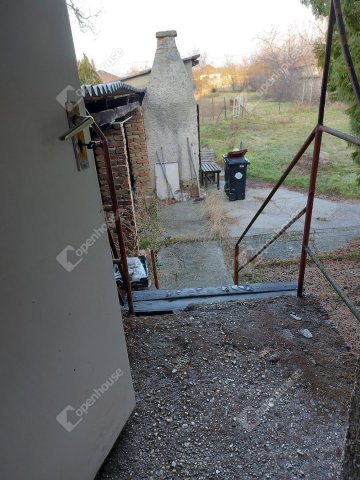 Eladó családi ház, Koroncón 48 M Ft, 2 szobás