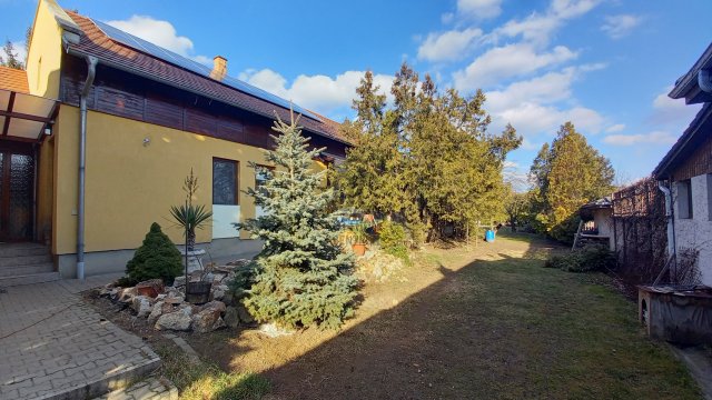 Eladó családi ház, Székesfehérvárott 239 M Ft, 7 szobás