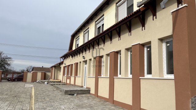 Eladó téglalakás, Berettyóújfaluban 45 M Ft, 3 szobás