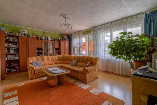 Eladó családi ház, Székesfehérvárott 74.9 M Ft, 4 szobás