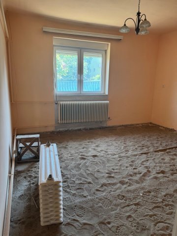 Eladó családi ház, Erdőkertesen 65 M Ft, 3 szobás