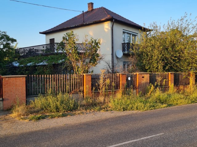 Eladó családi ház, Tiszajenőn 25.9 M Ft, 3 szobás