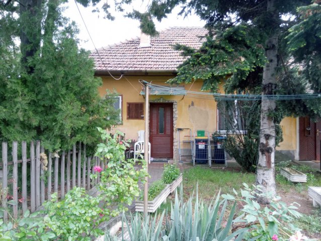 Eladó családi ház, Budapesten, XVII. kerületben, Ferihegyi úton