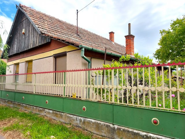 Eladó családi ház, Zagyvarékason 7.9 M Ft, 2 szobás
