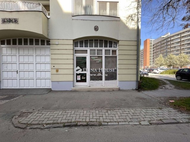 Eladó üzlethelyiség, Kecskeméten 37.99 M Ft