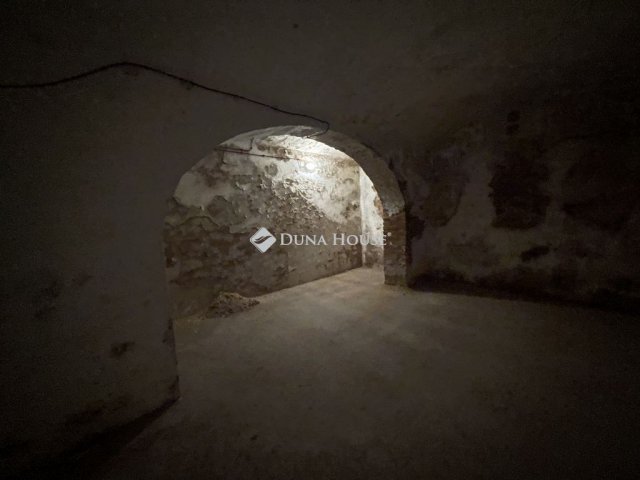 Eladó ipari ingatlan, Szombathelyen 11 M Ft / költözzbe.hu