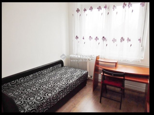 Kiadó panellakás, albérlet, Debrecenben 190 E Ft / hó, 3 szobás