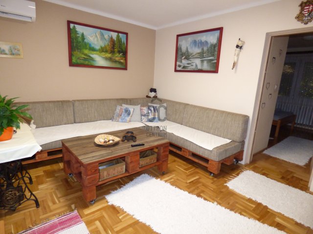 Eladó családi ház, Kerepesen 89.9 M Ft, 6 szobás