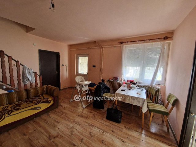 Eladó családi ház, Debrecenben 42.9 M Ft, 5 szobás