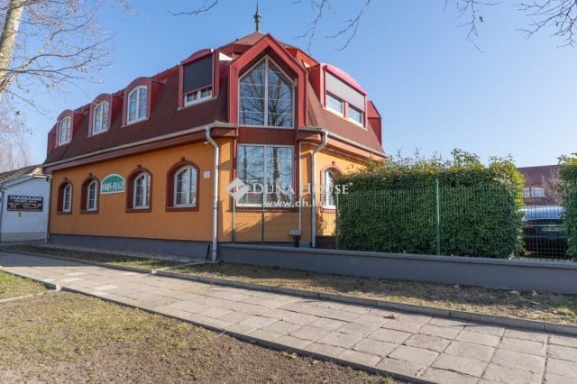 Eladó iroda, Tatán 395 M Ft / költözzbe.hu