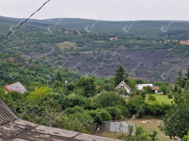 Eladó családi ház, Pécsett, Szent Bertalan úton 47.5 M Ft