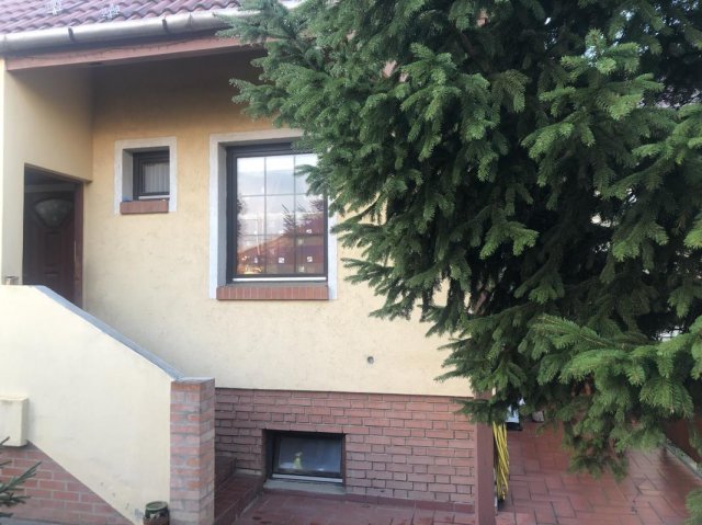 Eladó ikerház, Vecsésen 76.9 M Ft, 4 szobás
