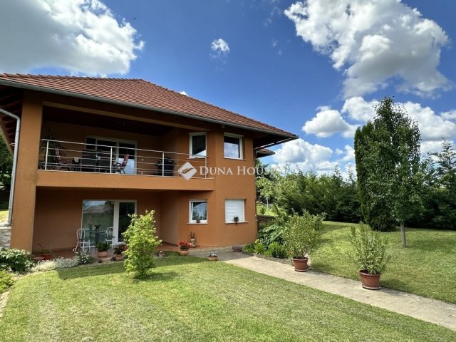 Eladó családi ház, Kozármislenyen 183.9 M Ft, 6 szobás