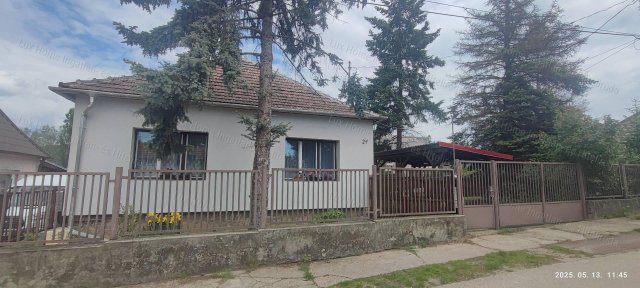 Eladó családi ház, Tatabányán 72 M Ft, 3 szobás