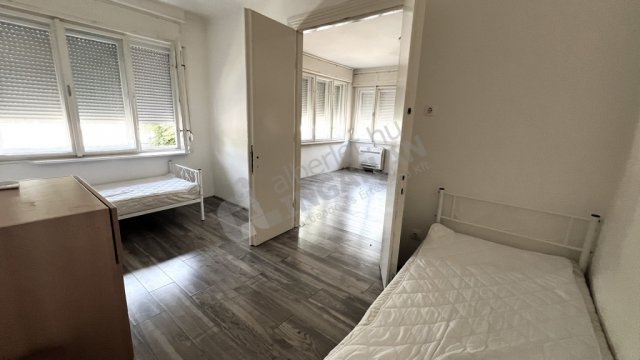 Kiadó családi ház, albérlet, Budapesten, XV. kerületben