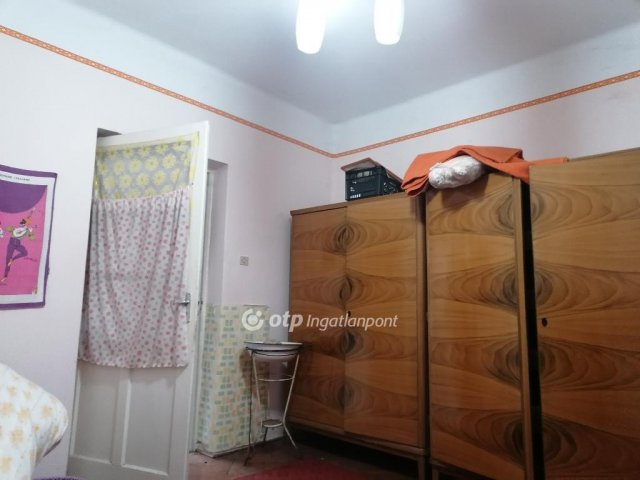 Eladó családi ház, Törökszentmiklóson 5.9 M Ft, 2 szobás
