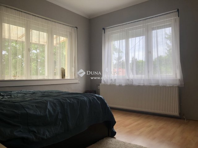 Eladó családi ház, Gödön 140 M Ft, 4 szobás