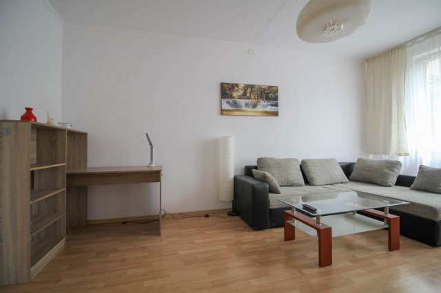 Kiadó panellakás, albérlet, Debrecenben 340 E Ft / hó, 3 szobás