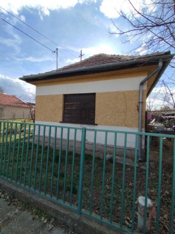 Eladó családi ház, Siófokon 57.9 M Ft, 2 szobás