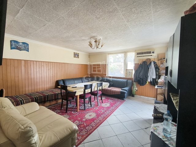 Eladó családi ház, Budapesten, XVIII. kerületben 70 M Ft