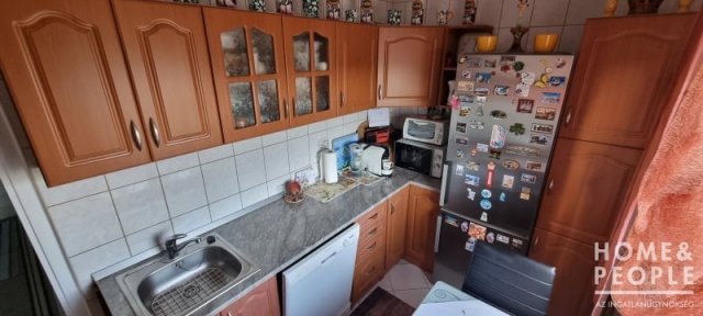 Eladó téglalakás, Szegeden 45.999 M Ft, 1+1 szobás