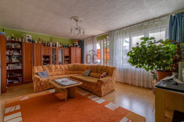 Eladó családi ház, Székesfehérvárott 74.9 M Ft, 4 szobás