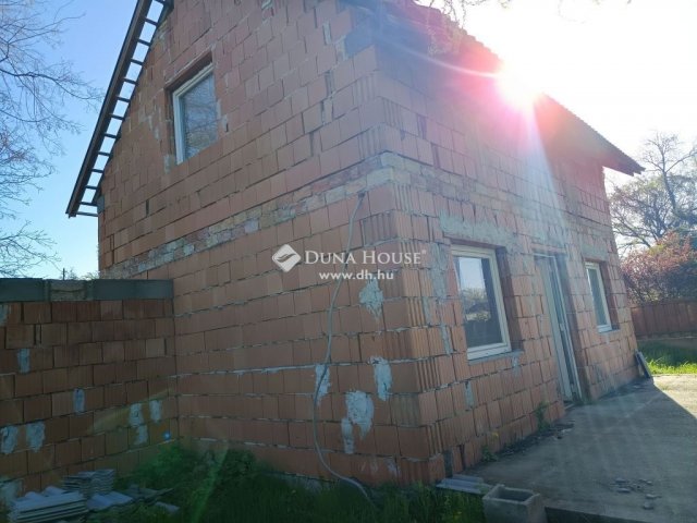 Eladó családi ház, Monorierdőn 27.9 M Ft, 3 szobás