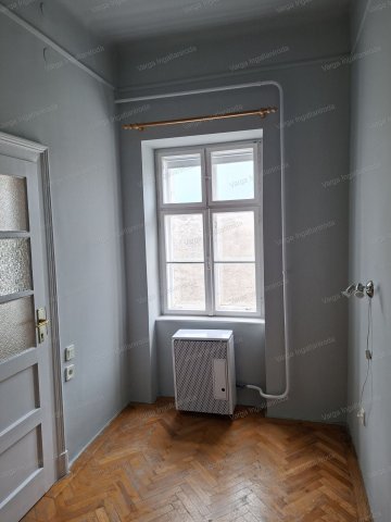 Eladó téglalakás, Sopronban 45.99 M Ft, 2+1 szobás