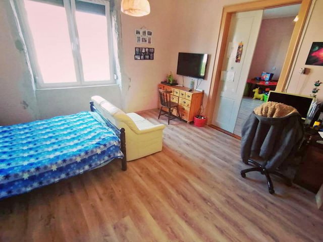 Eladó családi ház, Komáromban 61 M Ft, 2 szobás