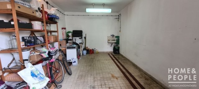 Eladó garázs, Hódmezővásárhelyen 10.8 M Ft